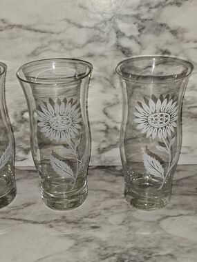 Set Of 4 ~ Glass "SUNFLOWER" Etched ~ Tumblers VINTAGE